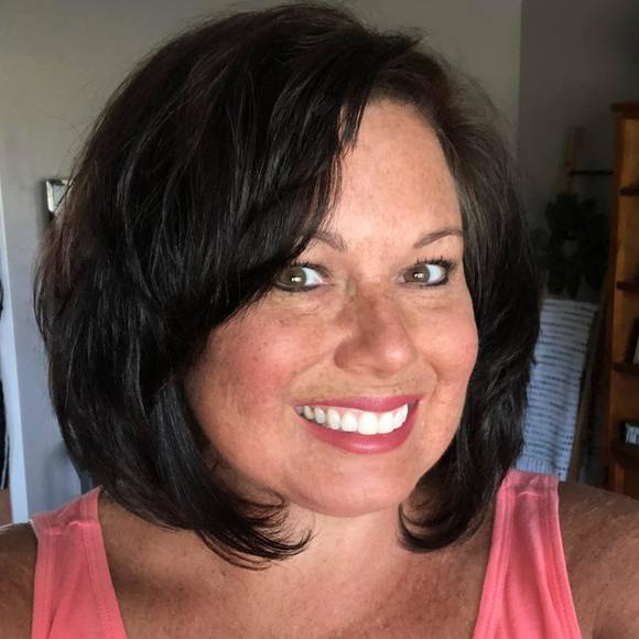 Meet your Posher, Alicia - Picture 2 of 2